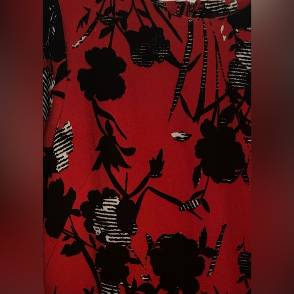 The Collection Womens red dress with a black floral design. Zips in the back. - Picture 2 of 4